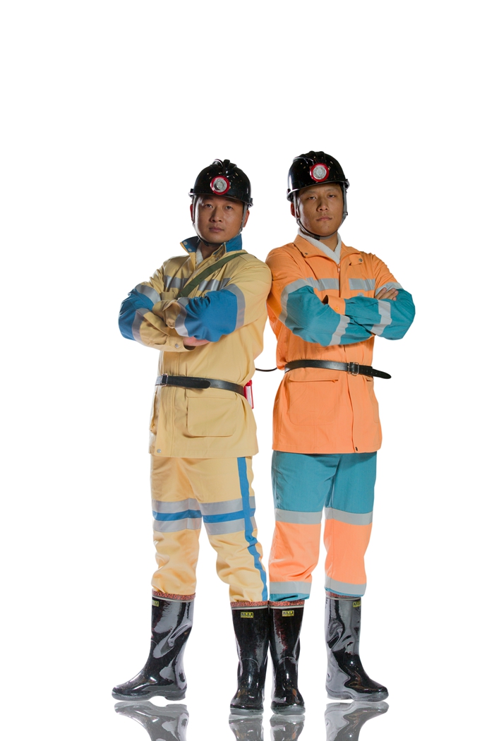 中国煤矿工人劳动防护用品演示活动之防静电阻燃煤矿服装展示(极地之