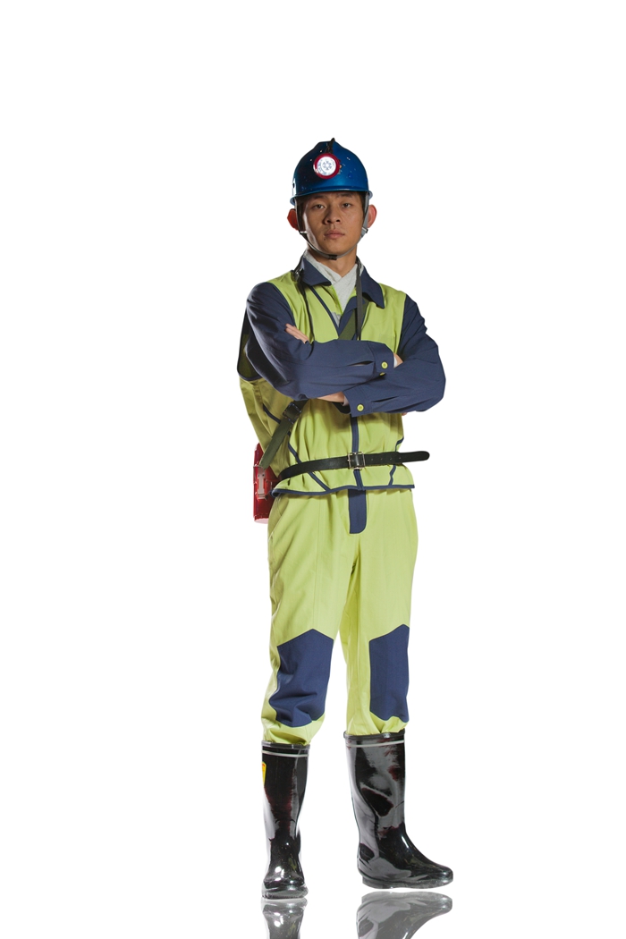 中国煤矿工人劳动防护用品演示活动之防静电阻燃煤矿服装展示（光明之子系列）